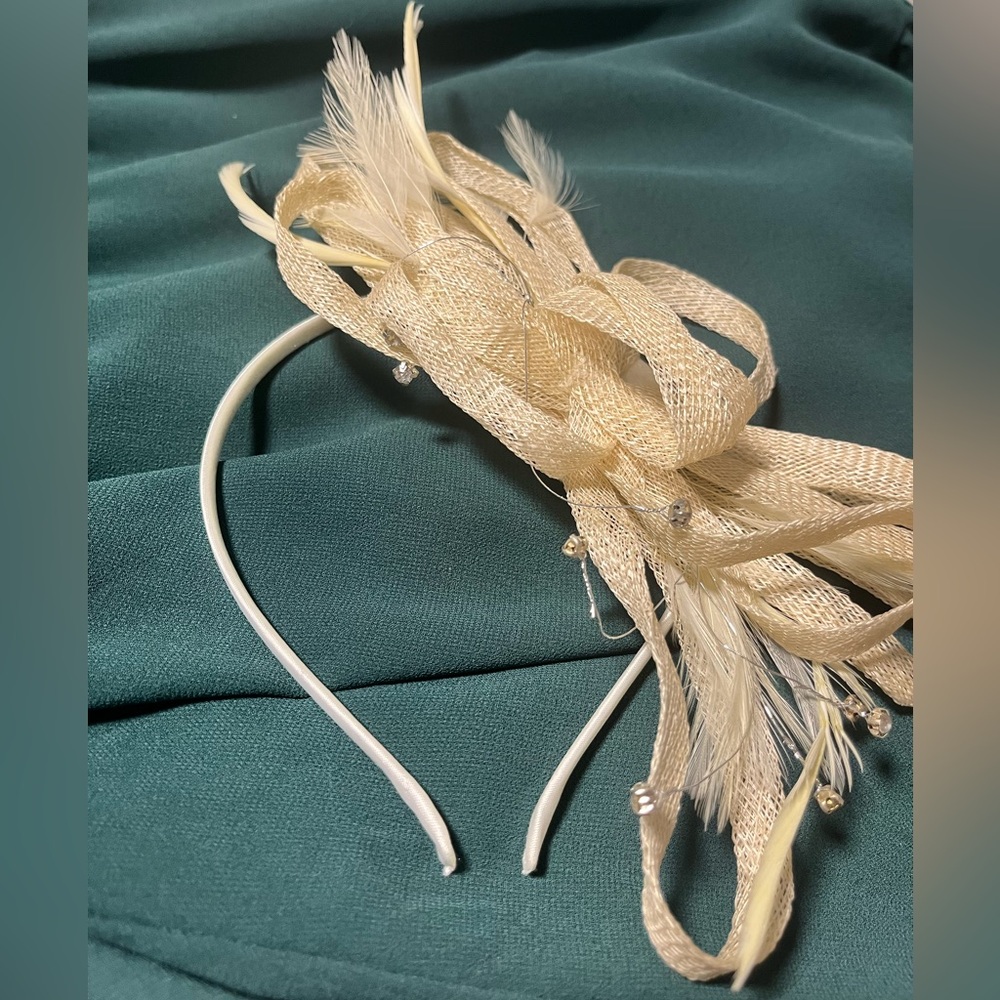 Beige Fascinator